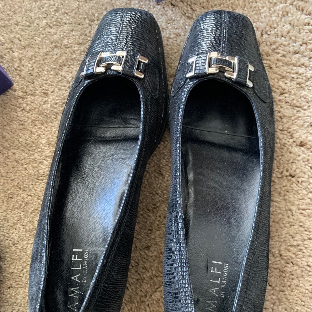 Rangoon Amalfi style Elestina.  Size 9 narrow. Black with gold ribbon.